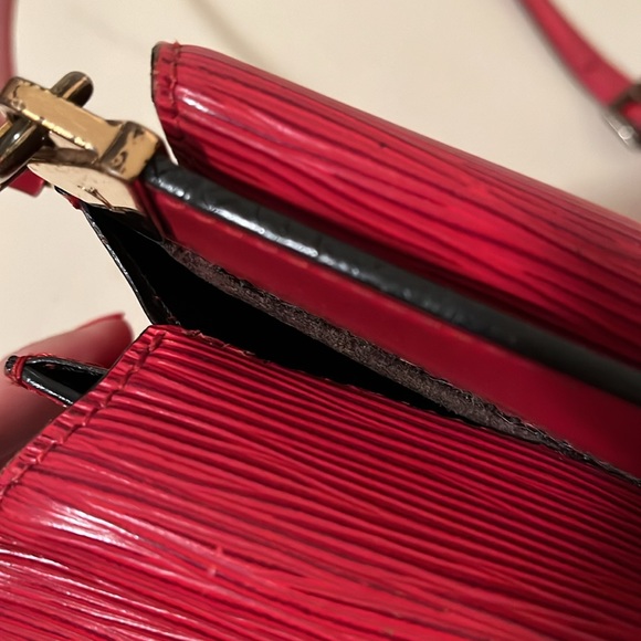Louis Vuitton Grenelle Red Epi Leather Crossbody - Picture 9 of 16